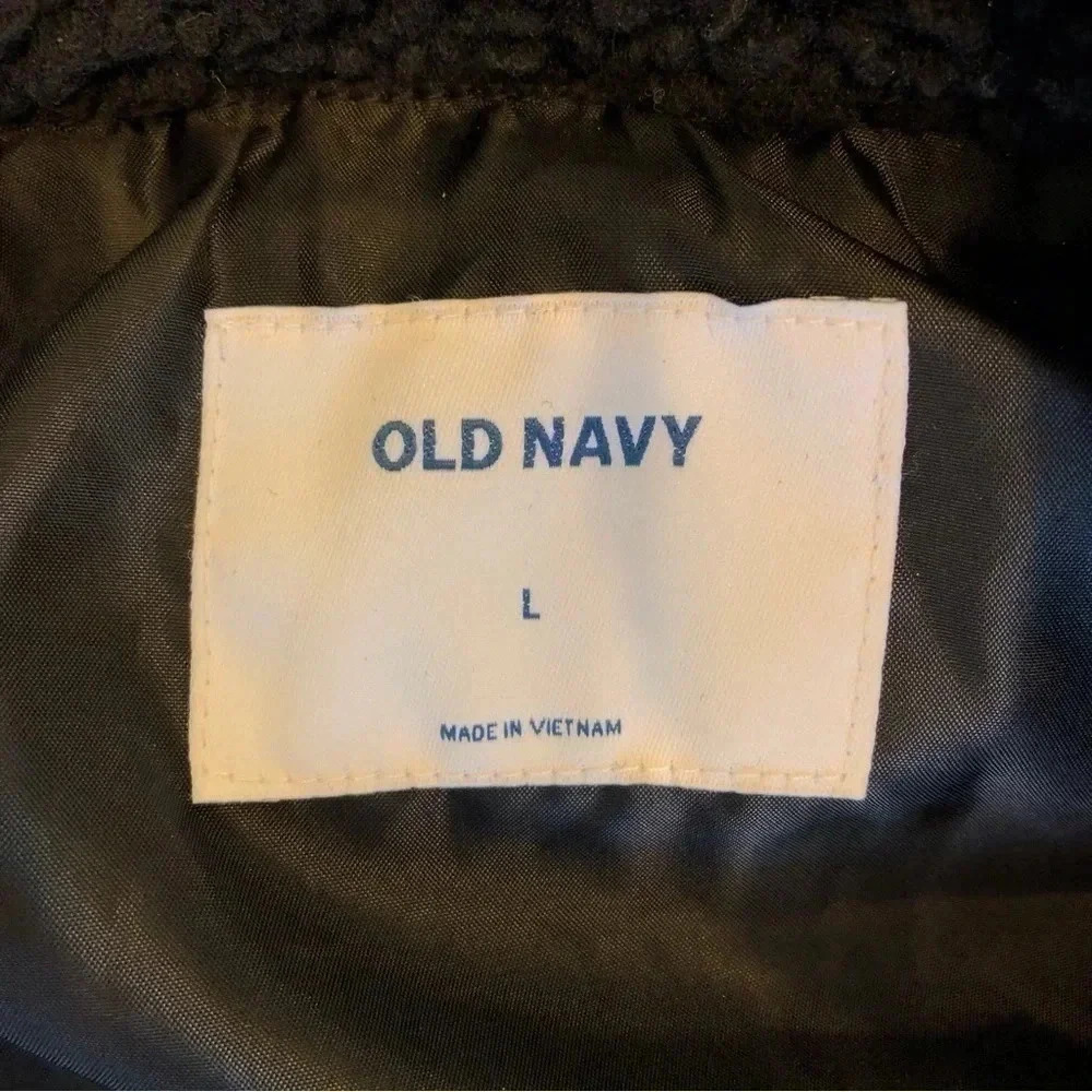 Old Navy Faux Shearling Vest, Black, Large - Picture 4 of 5
